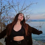 Burcu Ozberk Sexy Pics