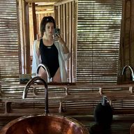 Burcu Ozberk Sexy Pics