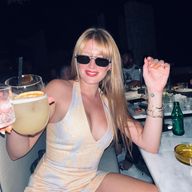 Gizem Karaca Sexy In Socials - Pictures