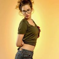 Melisa Senolsun Sexy Photos Collection