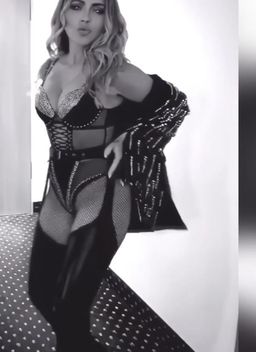 Hadise Sexy Dance