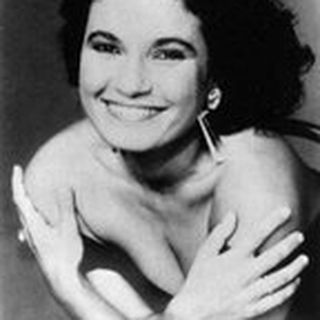 Özay Fecht