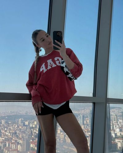 Aleyna Kalaycıoğlu seksi ifşa fotoğrafı 14