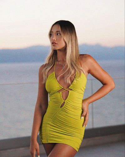Aleyna Kalaycıoğlu seksi ifşa fotoğrafı 64