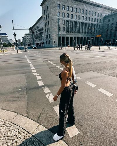 Aleyna Kalaycıoğlu seksi ifşa fotoğrafı 66