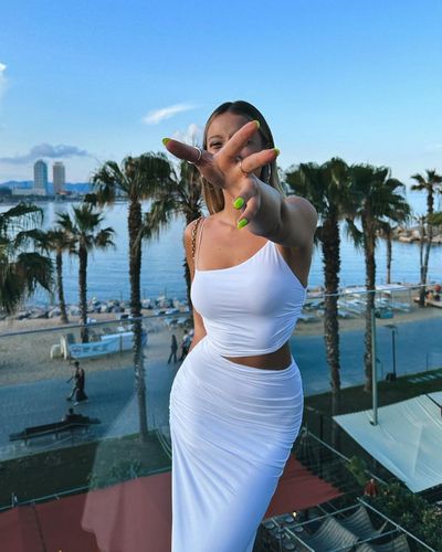 Aleyna Kalaycıoğlu seksi ifşa fotoğrafı 89