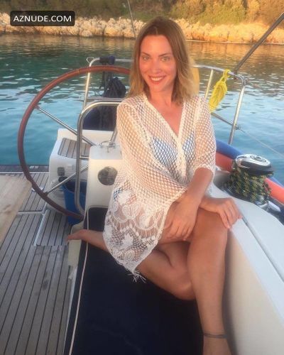 Arzu Yanardag Sexy Photos