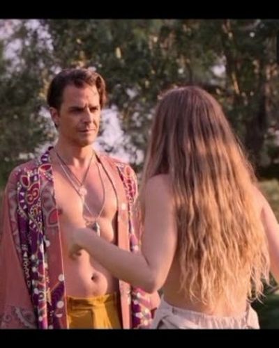 Aslı Enver seksi ifşa fotoğrafı 30 — Tam Bir Centilmen (2024)