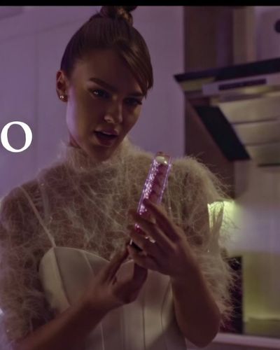 Aslıhan Malbora seksi ifşa fotoğrafı 10 — Dildo (etkileyici) (2022)