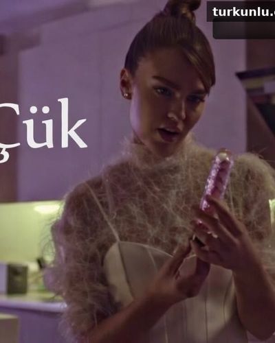 Aslıhan Malbora seksi ifşa fotoğrafı 15 — Dildo (etkileyici) (2022)