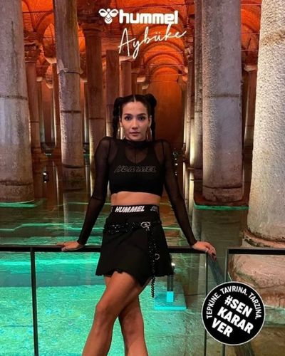 Aybüke Pusat seksi ifşa fotoğrafı 188