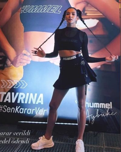 Aybüke Pusat seksi ifşa fotoğrafı 199