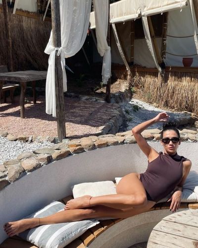 Aybüke Pusat seksi ifşa fotoğrafı 229