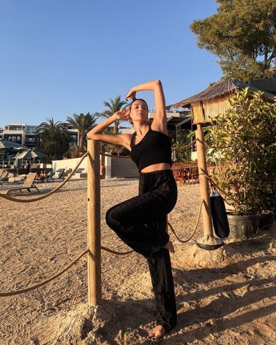 Aybüke Pusat seksi ifşa fotoğrafı 230