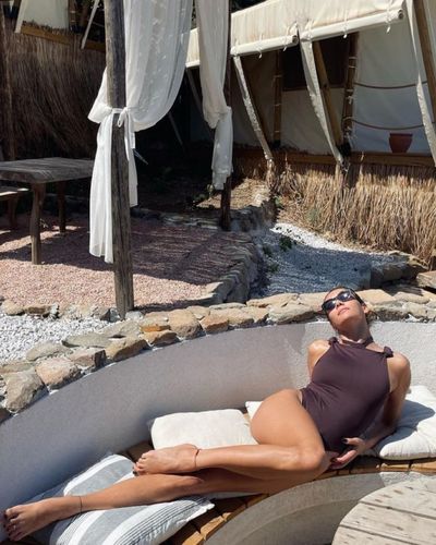 Aybüke Pusat seksi ifşa fotoğrafı 237
