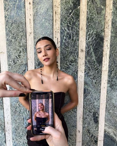 Aybüke Pusat seksi ifşa fotoğrafı 322