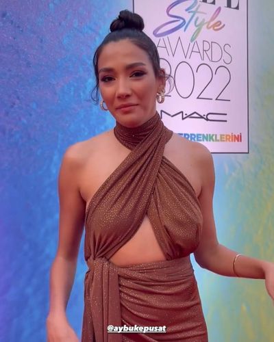 Aybüke Pusat seksi ifşa fotoğrafı 345