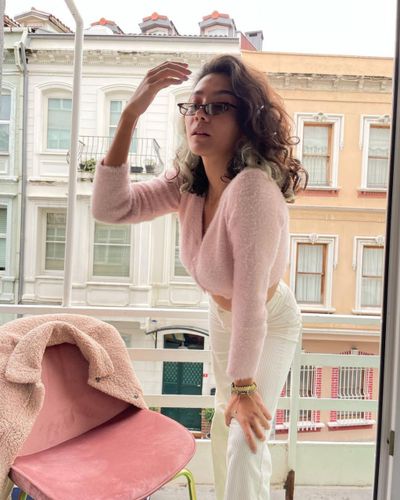 Aybüke Pusat seksi ifşa fotoğrafı 385