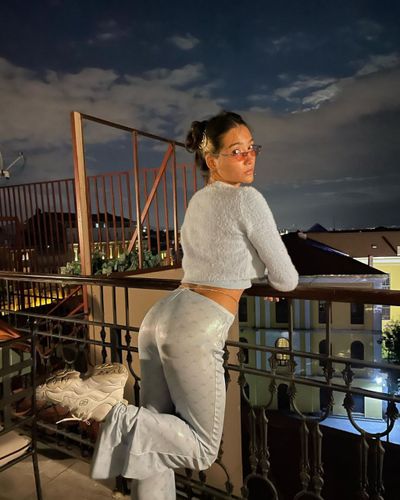 Aybüke Pusat seksi ifşa fotoğrafı 394