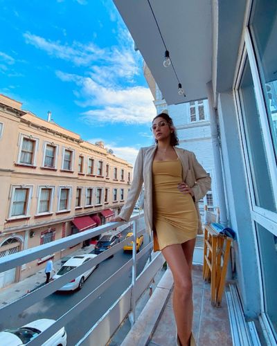 Aybüke Pusat seksi ifşa fotoğrafı 402