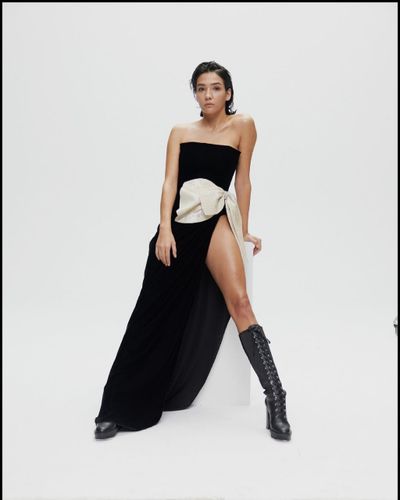 Aybüke Pusat seksi ifşa fotoğrafı 426