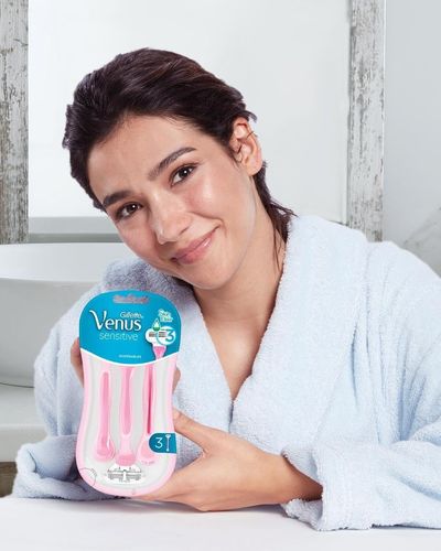 Aybüke Pusat seksi ifşa fotoğrafı 443