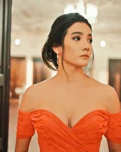 Aybüke Pusat seksi ifşa fotoğrafı 504