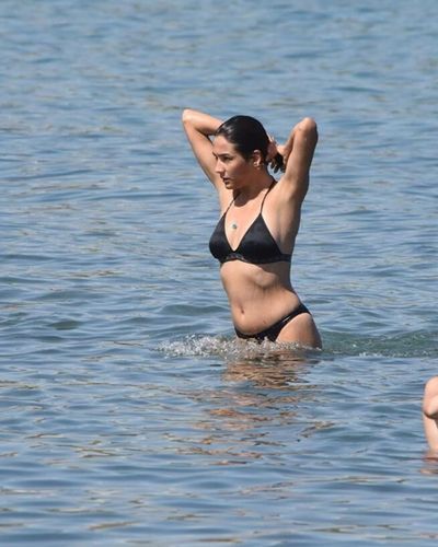 Aybüke Pusat seksi ifşa fotoğrafı 529