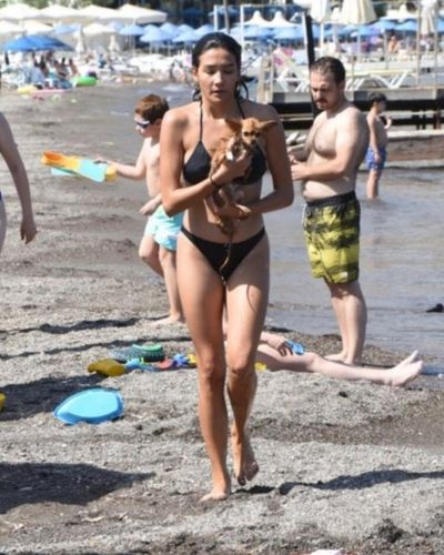 Aybüke Pusat seksi ifşa fotoğrafı 542