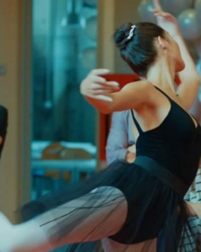 Aybüke Pusat seksi ifşa fotoğrafı 551