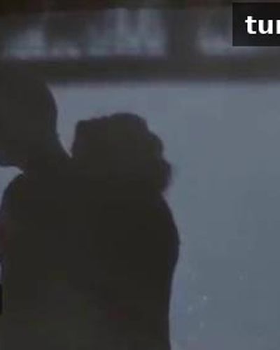 Ayça Bingöl seksi ifşa fotoğrafı 4 — Ay Büyürken Uyuyamam (2022)