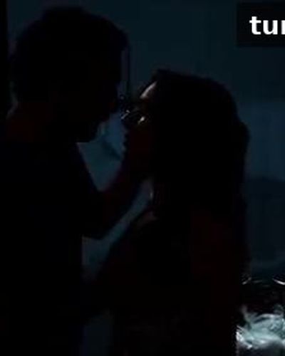Ayça Bingöl seksi ifşa fotoğrafı 5 — Ay Büyürken Uyuyamam (2022)