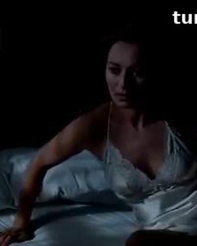 Ayça Bingöl seksi ifşa fotoğrafı 7 — Ay Büyürken Uyuyamam (2022)