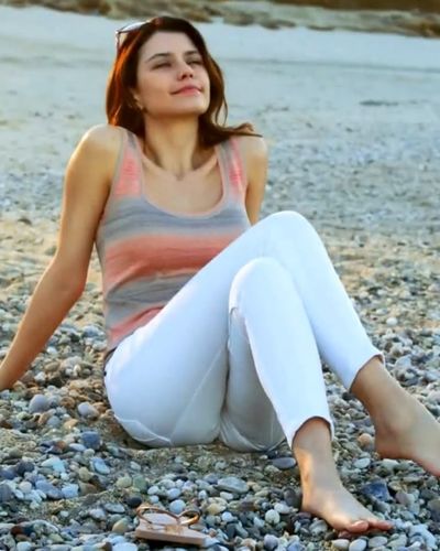 Beren Saat seksi ifşa fotoğrafı 200