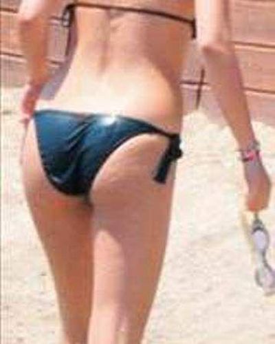 Beren Saat seksi ifşa fotoğrafı 5 — Beren Saat Sexy And Sizzling Photos Collection (2026)