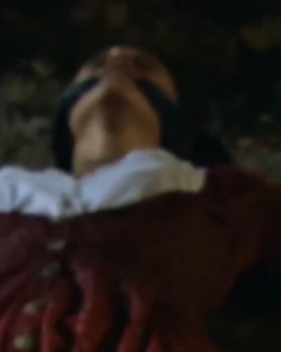 Beren Saat seksi ifşa fotoğrafı 233 — Fatmagul'un Sucu Ne? (2010)