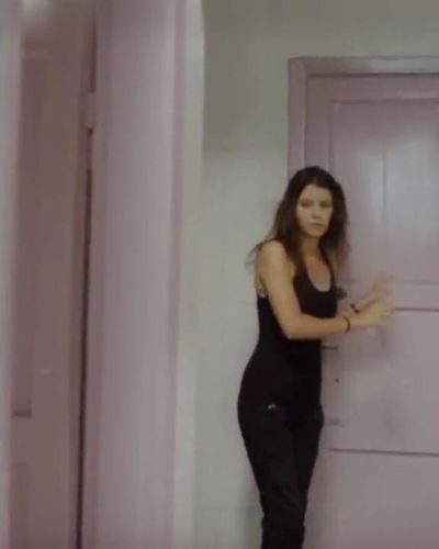 Beren Saat seksi ifşa fotoğrafı 236 — Gecenin Kanatlari (2009)