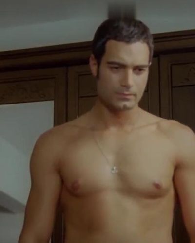 Beren Saat seksi ifşa fotoğrafı 241 — Gecenin Kanatlari (2009)
