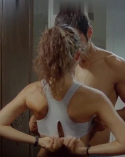 Beren Saat seksi ifşa fotoğrafı 244 — Gecenin Kanatlari (2009)