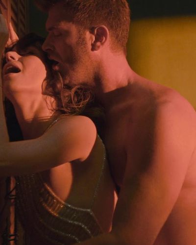Beren Saat seksi ifşa fotoğrafı 21 — Last Call For Istanbul (2023)