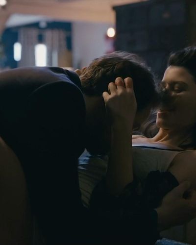 Beren Saat seksi ifşa fotoğrafı 217 — Atiye (2019)