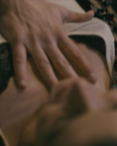 Beren Saat seksi ifşa fotoğrafı 228 — Atiye (2019)