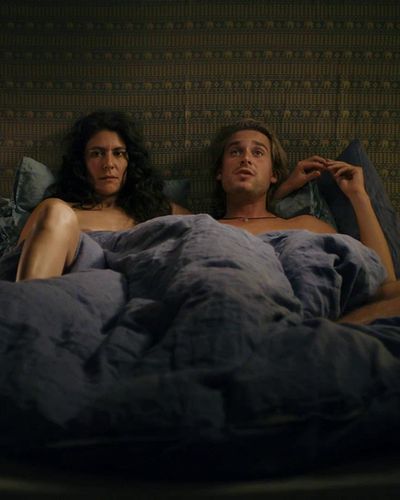Beren Tuna seksi ifşa fotoğrafı 8 — Monogamish (2018)