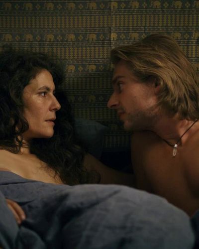 Beren Tuna seksi ifşa fotoğrafı 9 — Monogamish (2018)