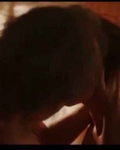 Bergüzar Korel seksi ifşa fotoğrafı 24 — On Saniye (2022)