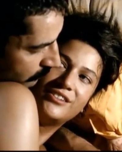 Berrak Tüzünataç seksi ifşa fotoğrafı 15 — Ejder Kapanı (2010)