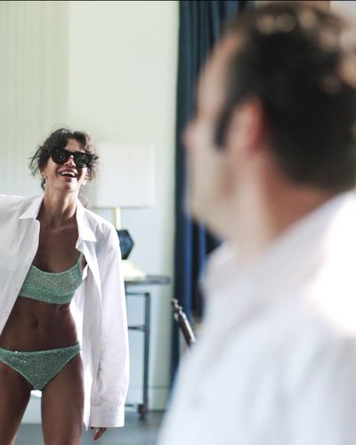 Berrak Tüzünataç seksi ifşa fotoğrafı 3 — Terzi (2023)