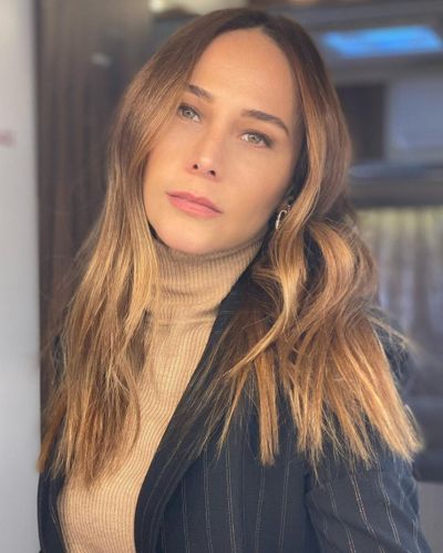 Burçin Terzioğlu seksi ifşa fotoğrafı 32