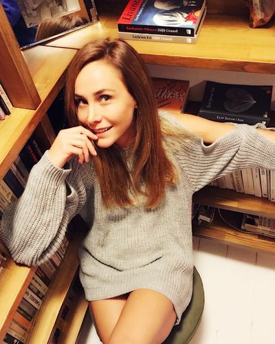 Burçin Terzioğlu seksi ifşa fotoğrafı 82