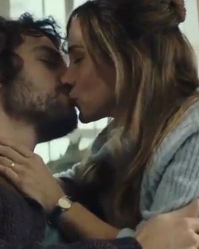 Burçin Terzioğlu seksi ifşa fotoğrafı 3 — Güzelliğin Portresi (2019)